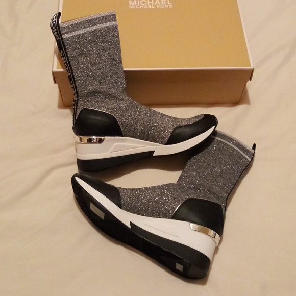 Michael Kors Grover Knit Bootie - Picture 14 of 16